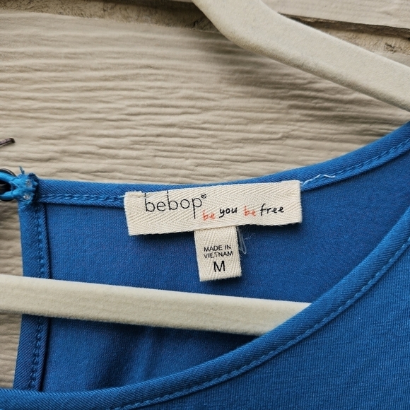 bebop blue short sleeve jersey knit keyhole romper medium - Picture 7 of 9